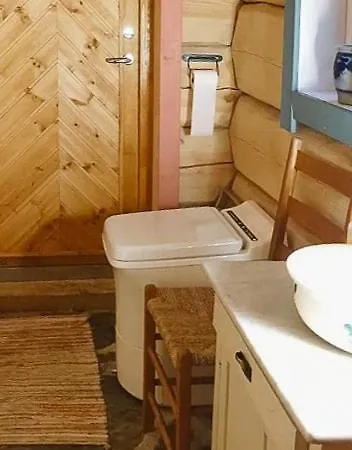 Travel Back In Time In Charming Log Nyaraló