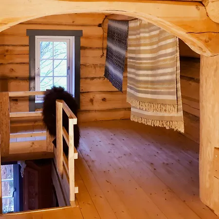 Travel Back In Time In Charming Log Nyaraló