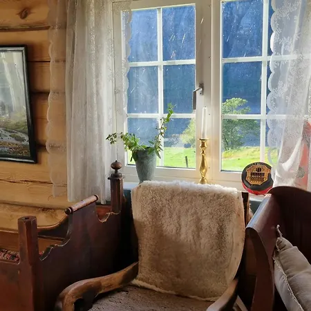 Travel Back In Time In Charming Log Holiday home